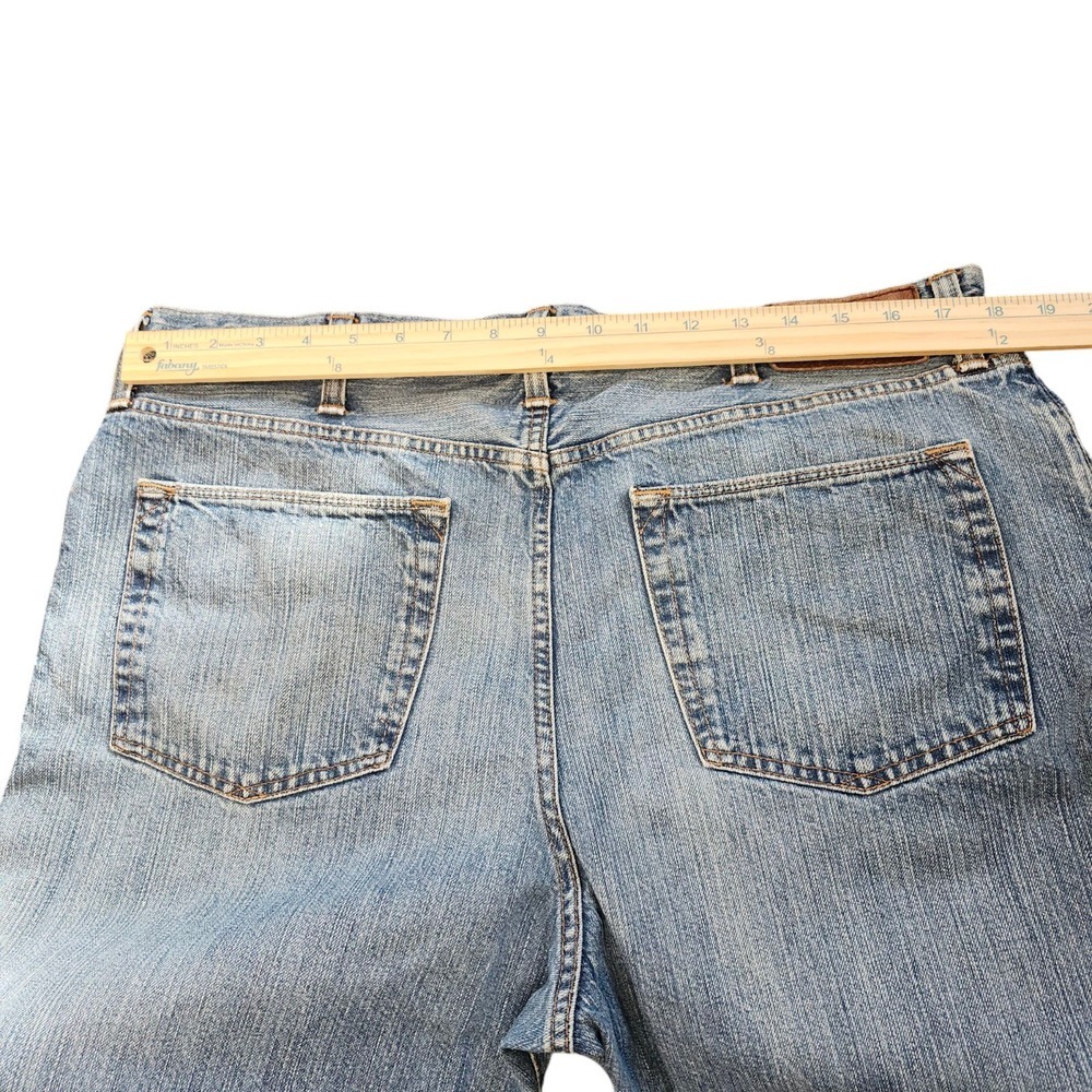 Eddie Bauer Men's Relaxed Fit Straight Leg Blue Medium Wash Denim Jeans 38x34 - Picture 3 of 9